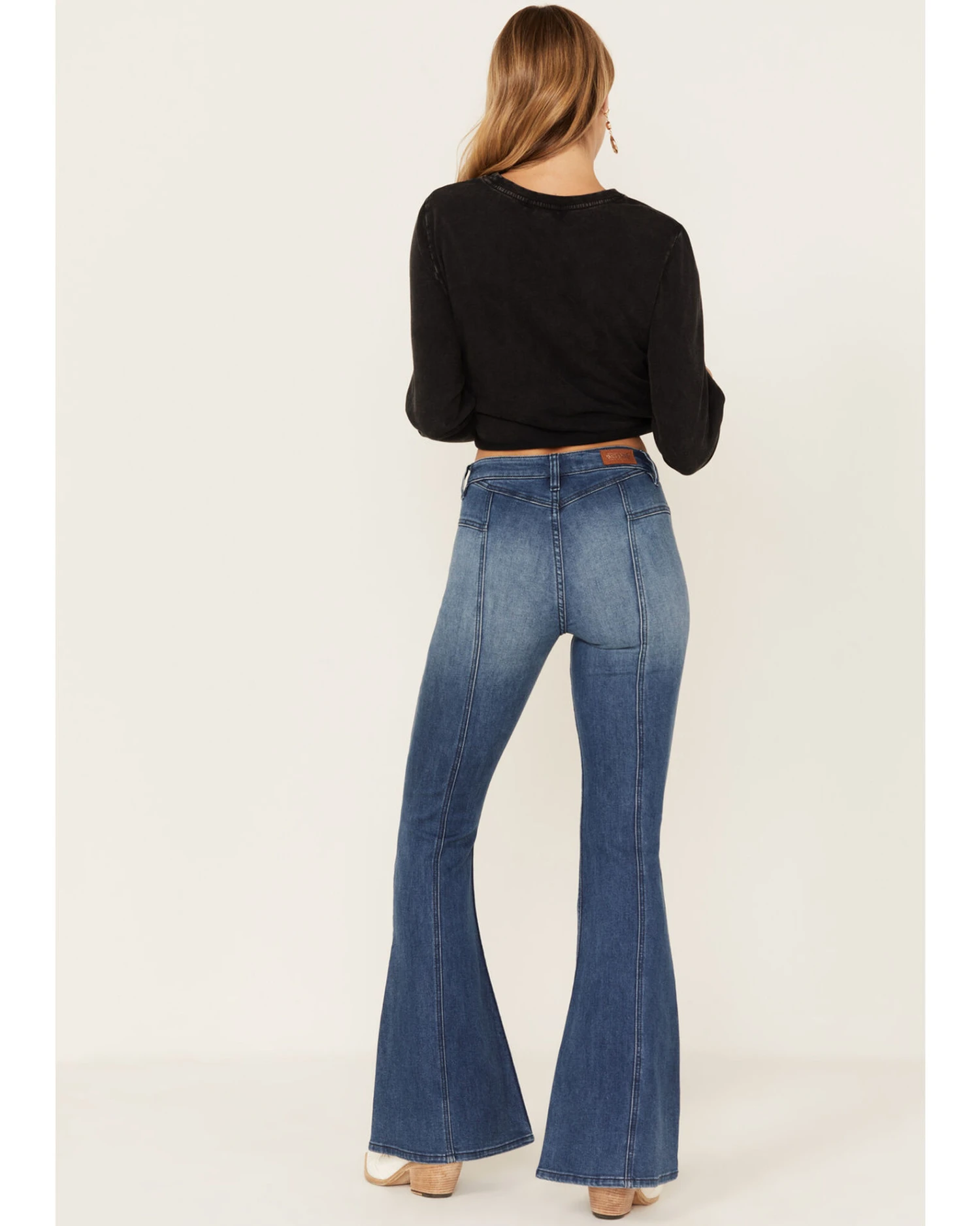 Shyanne Women's Medium Wash High Rise Eden Stretch Flare Jeans - Image 3